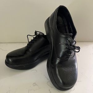 Dansko Women's Black Leather Jazz Cabrio Shoes